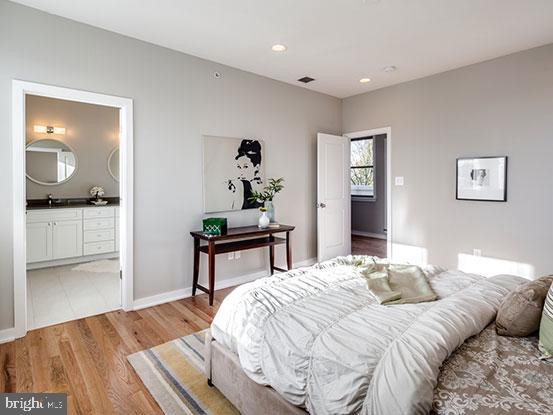 Building Photo - 4427 Mitchell St