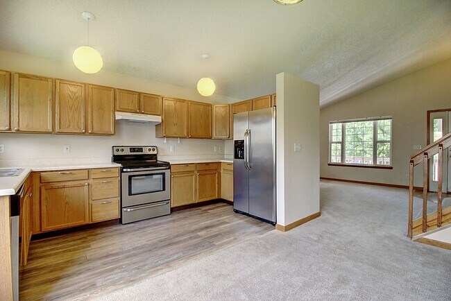 Building Photo - Charming 3 Bed 2 Bath Willow Run Home - Available August 10!