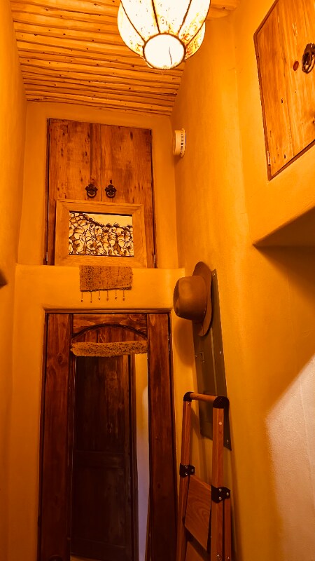 Building Photo - 824 Canyon Rd