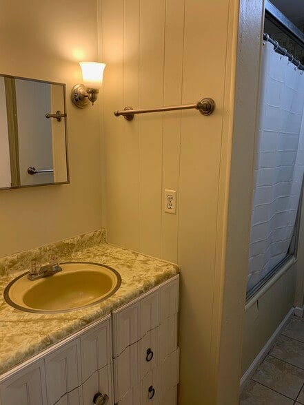 Building Photo - 2325 Ohio Ave