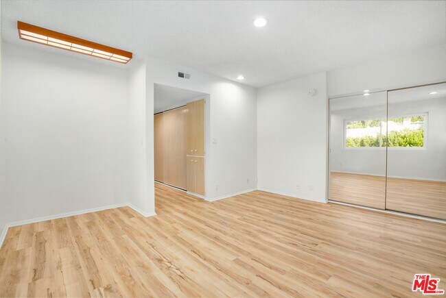Building Photo - 7309 Franklin Ave