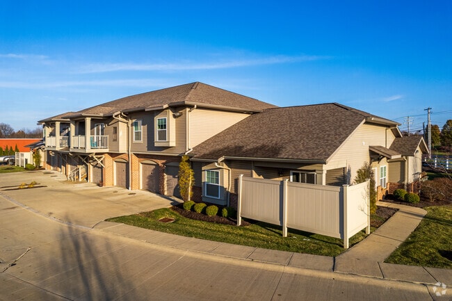 Primary Photo - Willow Creek Luxury Apartments