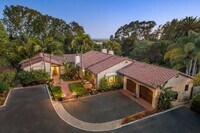 Building Photo - 4865 Vieja Dr