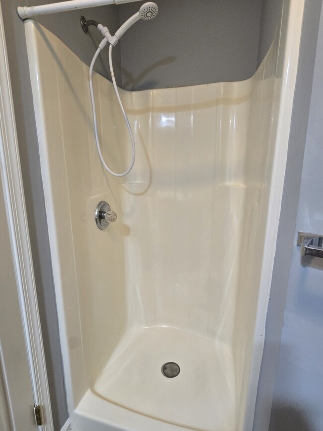 Building Photo - 2808 Shadowbrook Ln