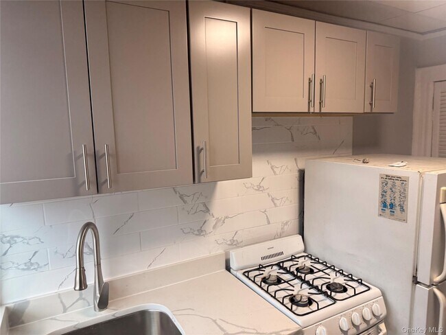 Building Photo - 24-32 23rd St