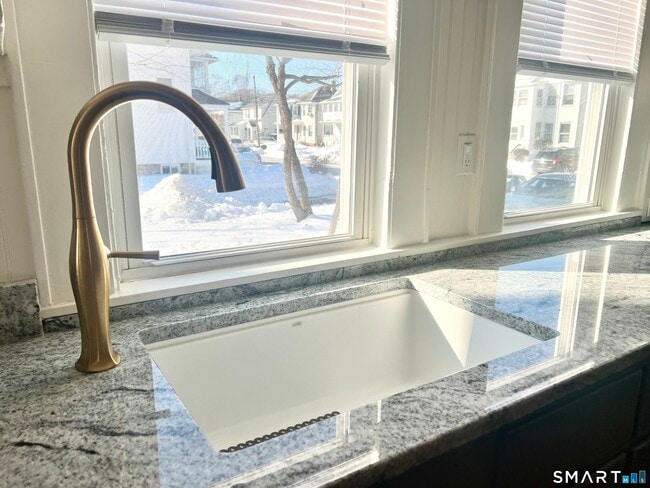 Building Photo - 106 Horace St