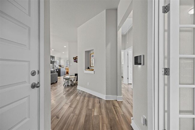 Building Photo - 627 Biscayne Bay Bend