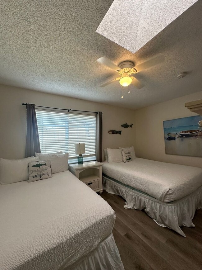 Building Photo - FURNISHED OR UNFURNISHED *Move In Special-50% Off First Months Rent**