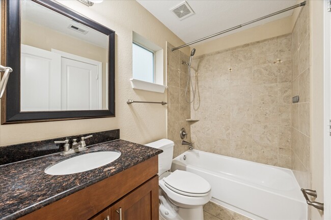 Building Photo - 1033 W 23rd St