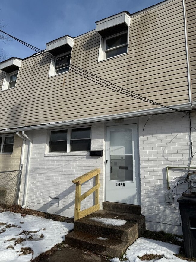 Building Photo - 1438 S 8th St