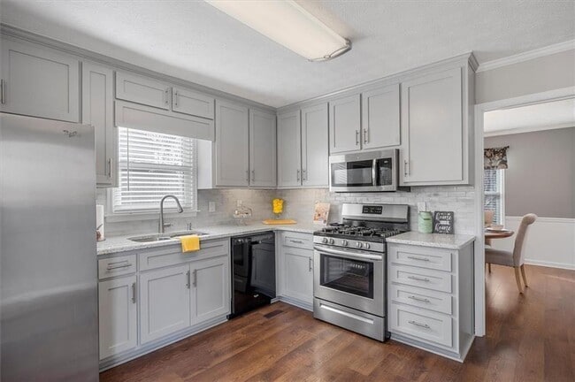 Building Photo - 4508 Pine Hill Terrace NE