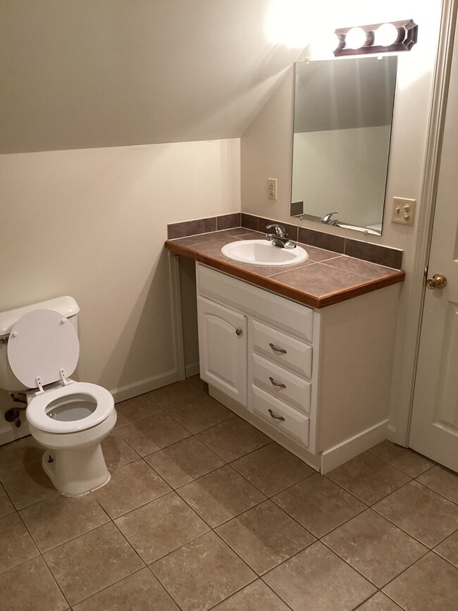 Building Photo - 1208 Howard St