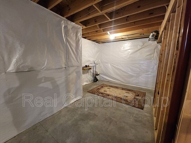Building Photo - 40 Haywood Ln