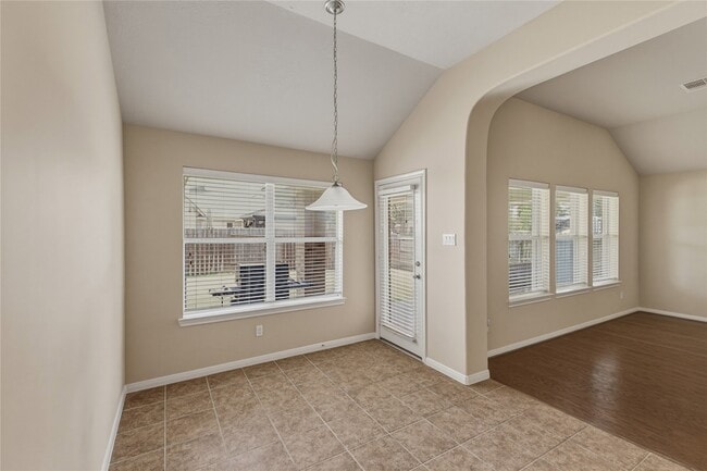 Building Photo - 10906 Angel Lake Dr