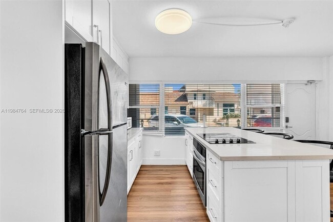 Building Photo - 4144 El Mar Dr