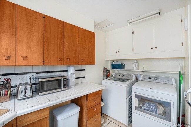 Building Photo - 895 Vance St