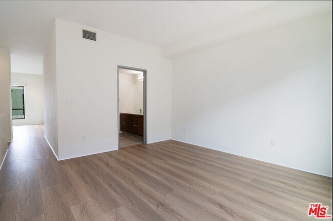 Building Photo - 11500 Tennessee Ave