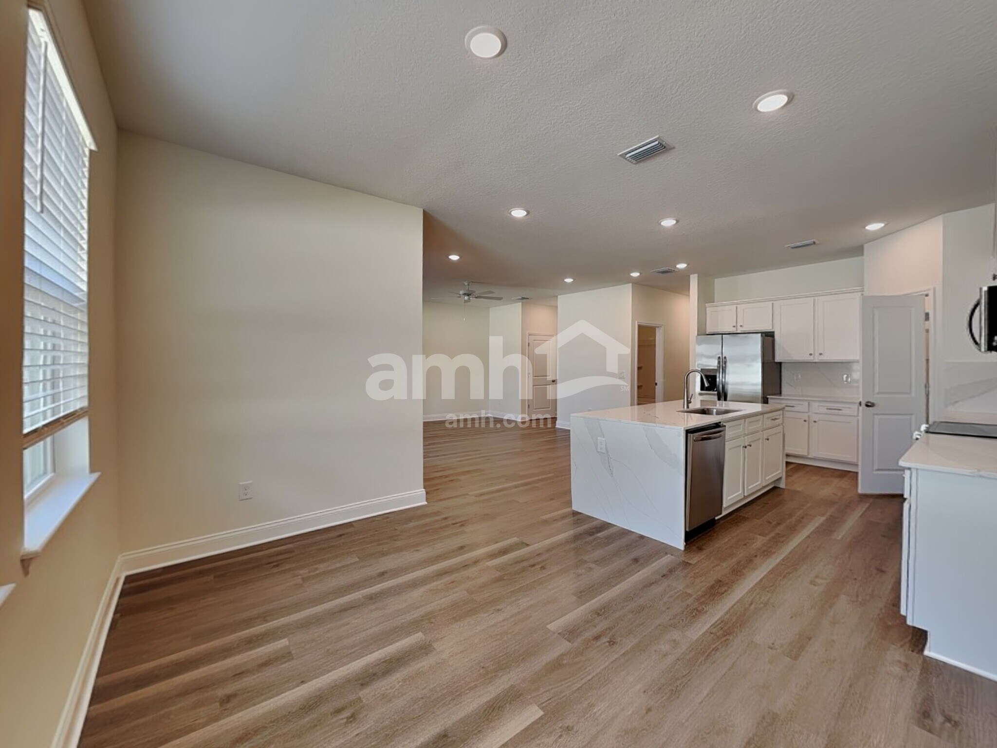 Building Photo - 2550 Feather Crst Dr