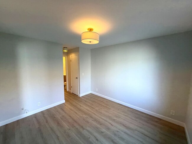 Building Photo - REMODELED LARGE 1600sf 4BR/2BA 3PK ?Miramonte Gardens AVAIL NOW