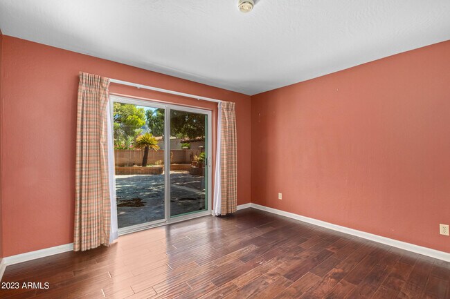 Building Photo - 6824 N 17th Pl