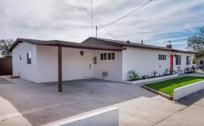 Building Photo - 5 Bedroom Updated Clairemont Home (Perfect...