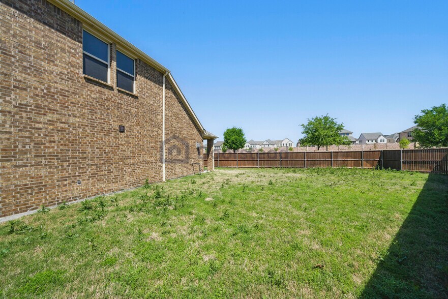 Building Photo - 9578 Kavik St