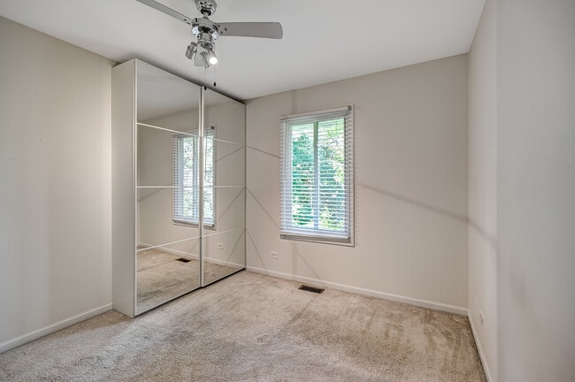 Building Photo - 7961 Knottingham Cir