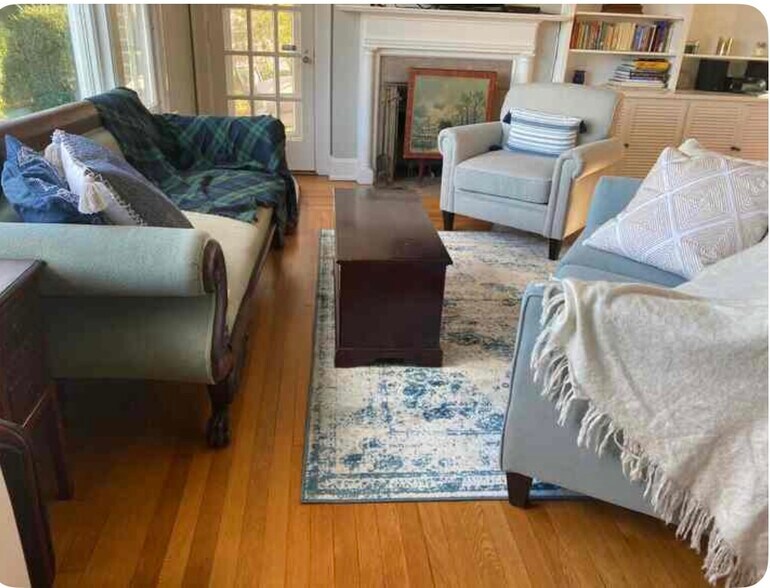 Building Photo - 124 Sheridan Cir