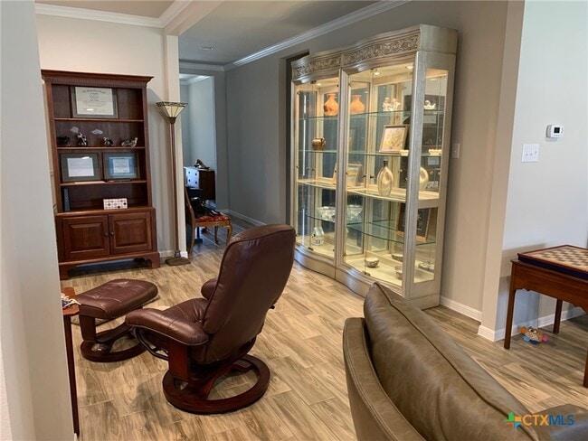 Building Photo - 515 Salt Lick Dr