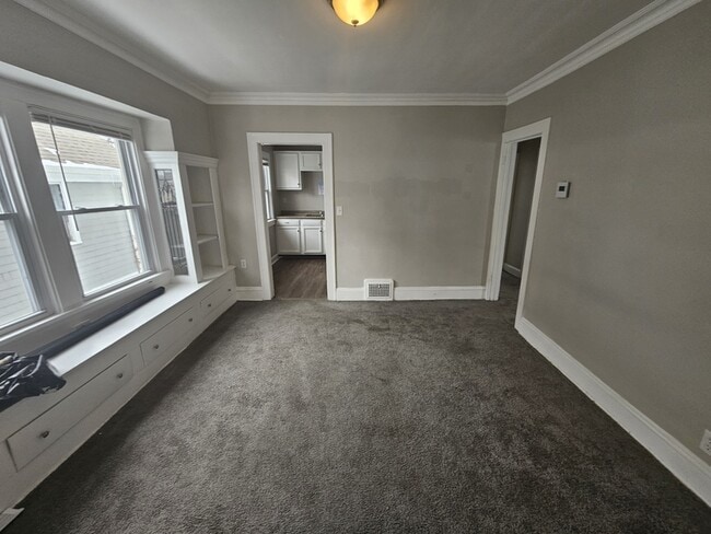 Building Photo - 931 Helmsdale Rd