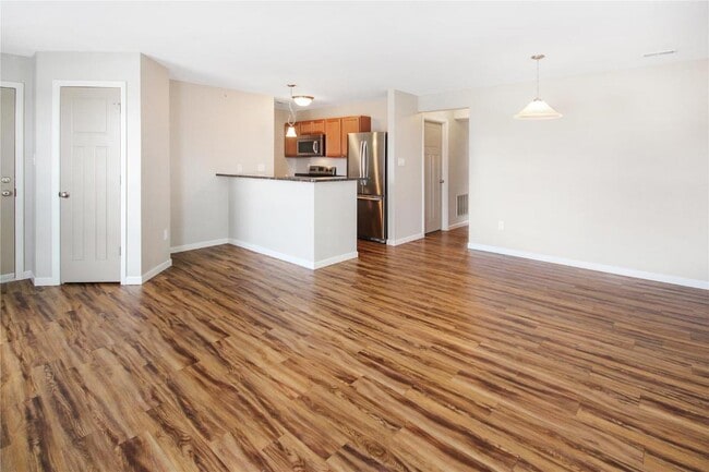 Building Photo - 303 Stonewall Creek Dr