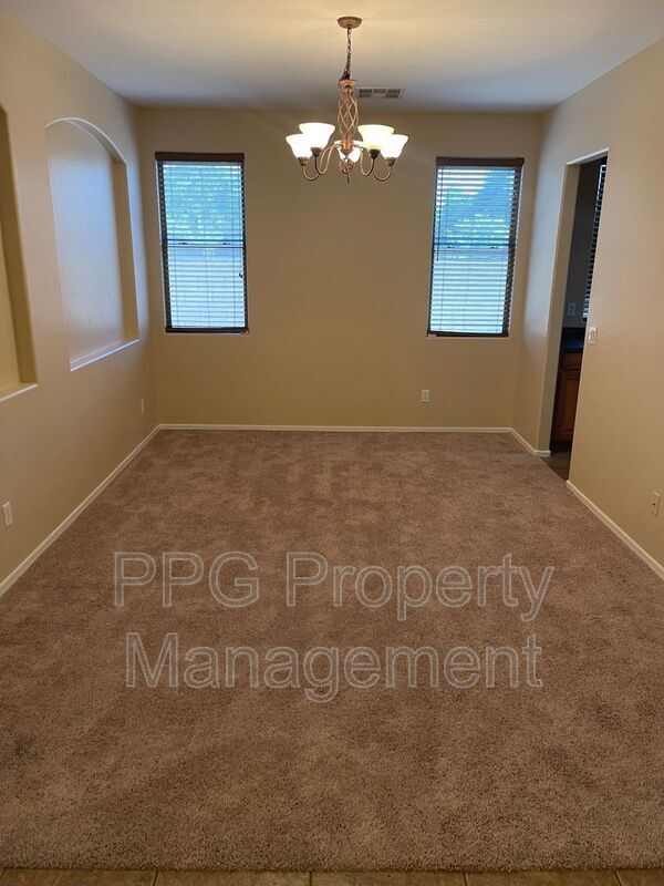 Building Photo - 11824 N 144th Dr
