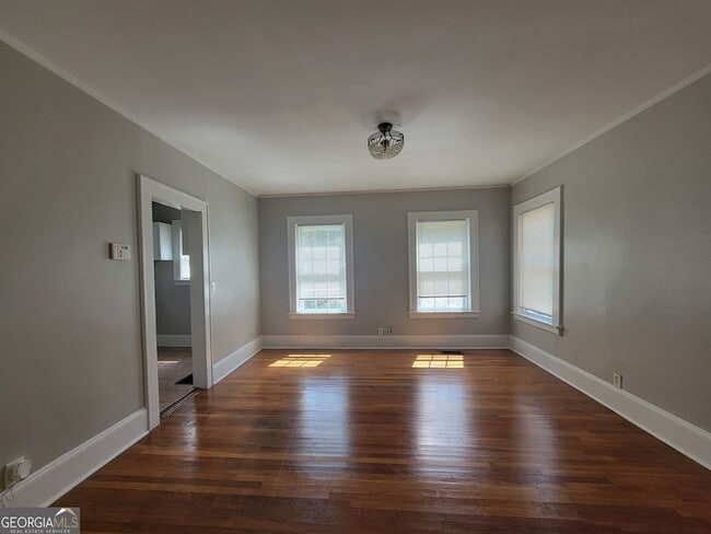 Building Photo - 644 Kennolia Dr SW