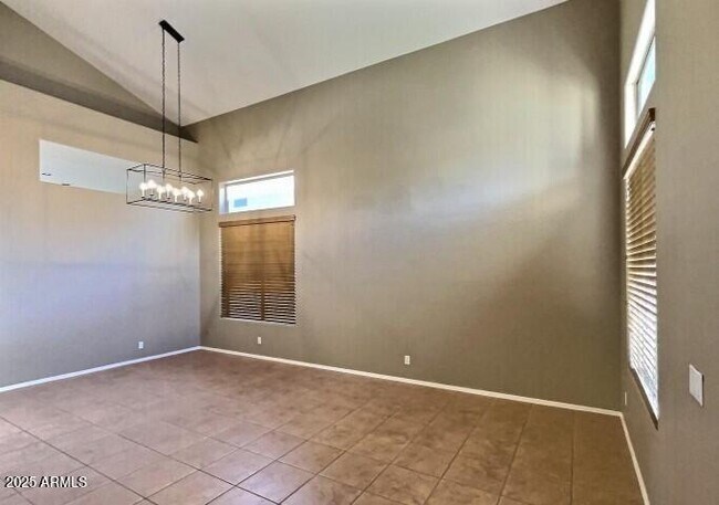 Building Photo - 923 E Aquarius Pl