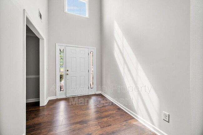 Building Photo - 6033 Riverwood Dr