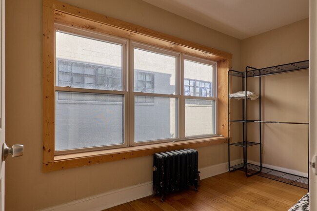 Building Photo - 198 Court St