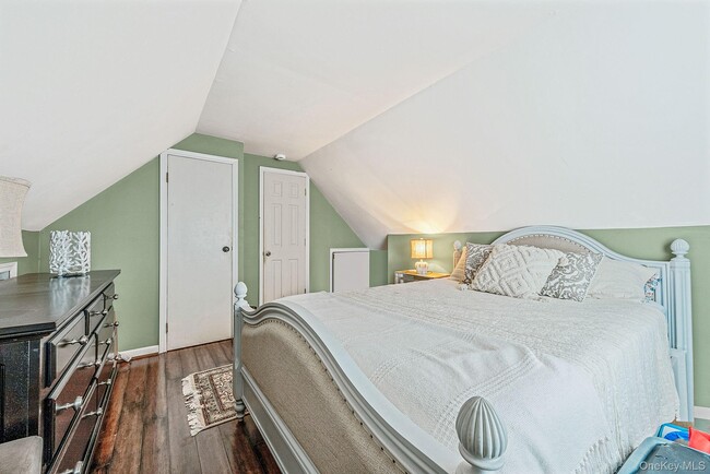 Building Photo - 50 Mole Pl