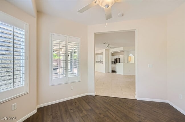 Building Photo - 2313 Fox Hills Dr