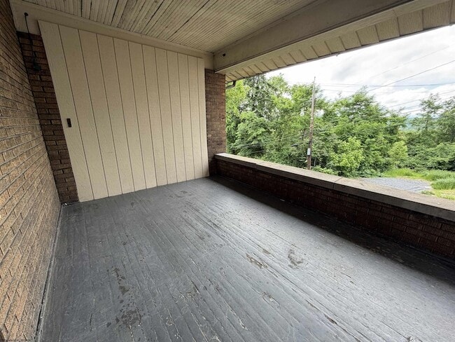 Building Photo - 662 Spruce St