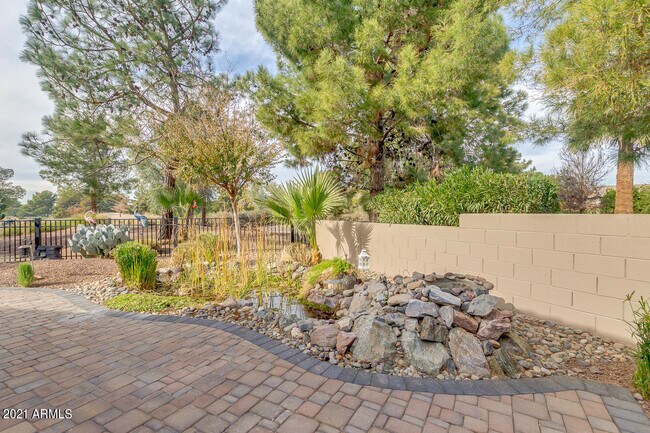 Building Photo - 3922 E Carson Rd