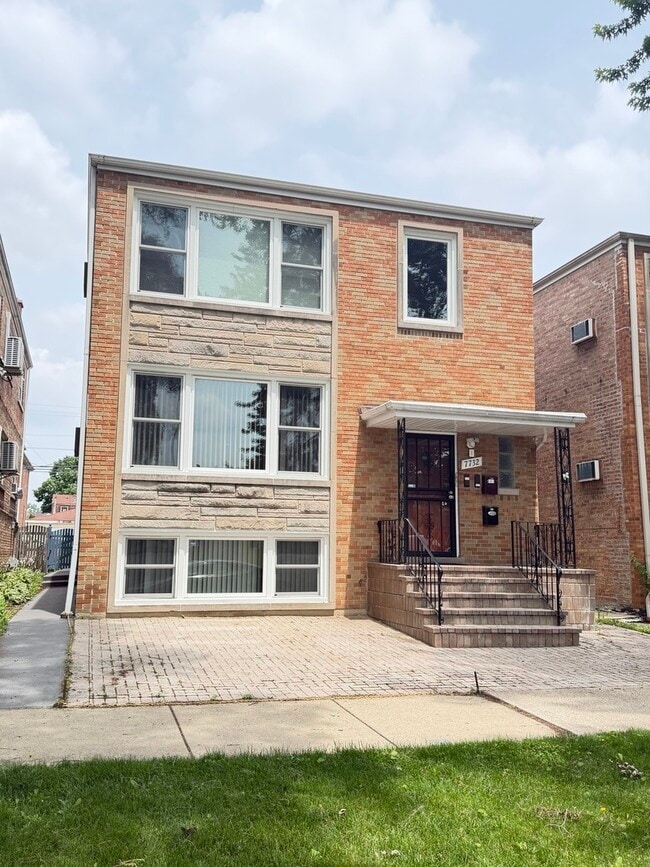Building Photo - 7732 W Addison St
