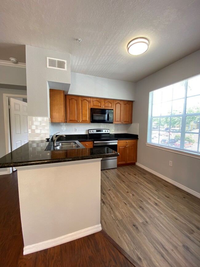 Building Photo - 2586 Robert Trent Jones Dr