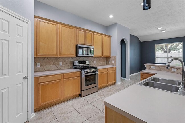 Building Photo - 6439 Stone Landing Ln