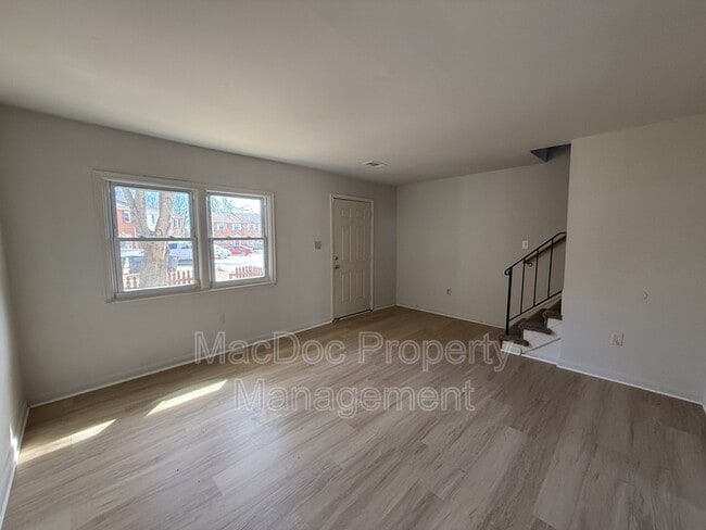 Building Photo - 3456 Beale Ct