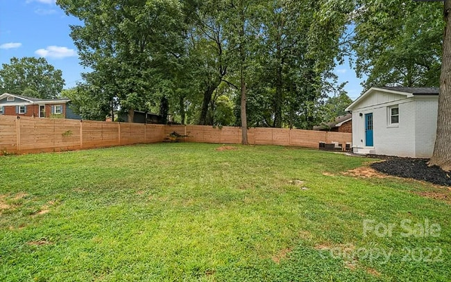Building Photo - 3709 Sargeant Dr