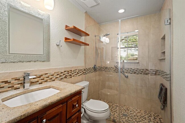 Building Photo - 2641 Village Way Dr.