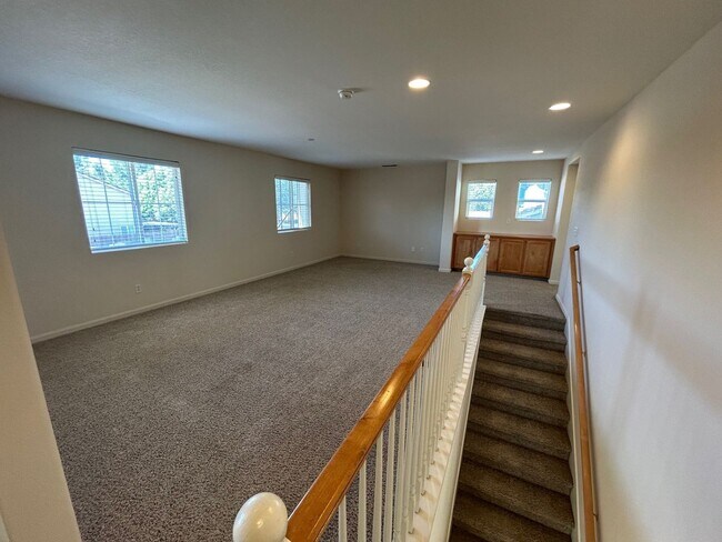 Building Photo - REDUCED!!!