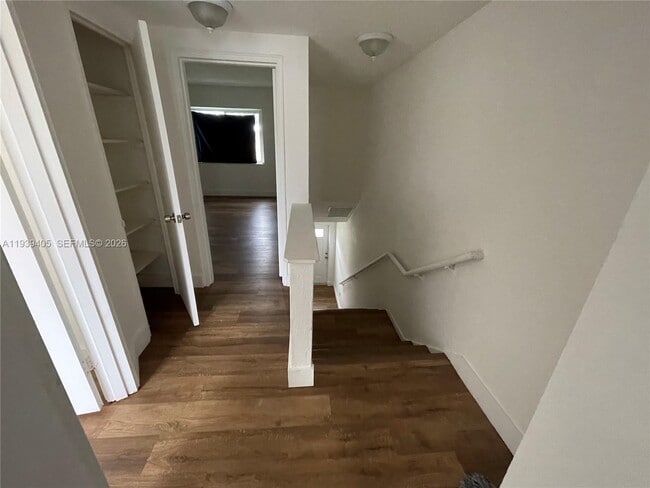 Building Photo - 209 Northwest Dr