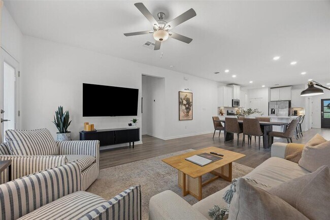 Building Photo - 858 Papaya Dr