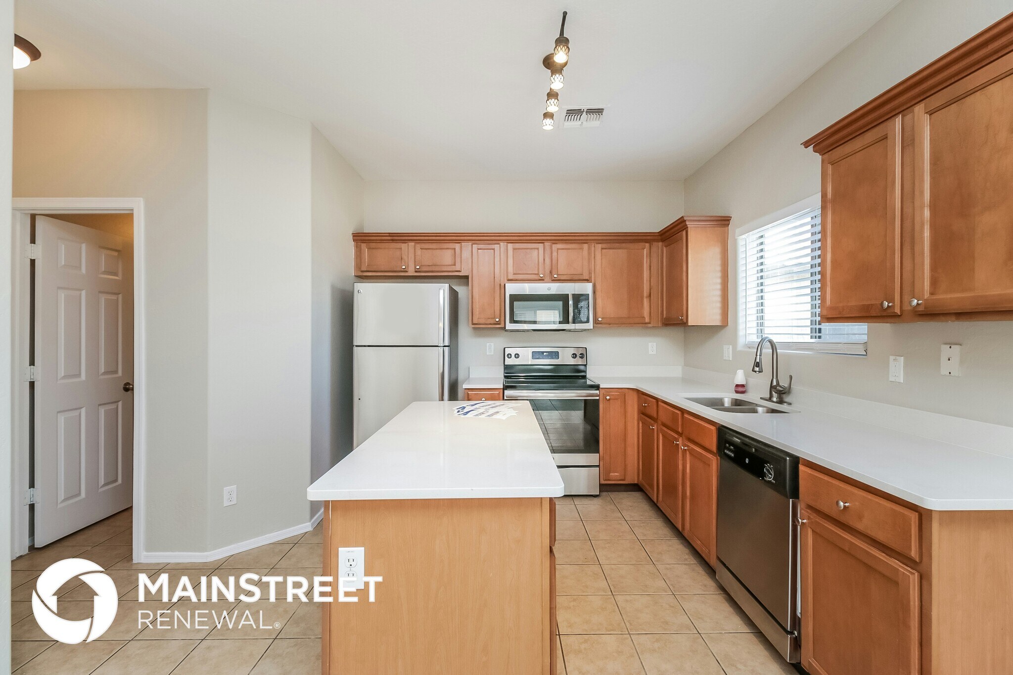 Building Photo - 3618 W Vineyard Rd